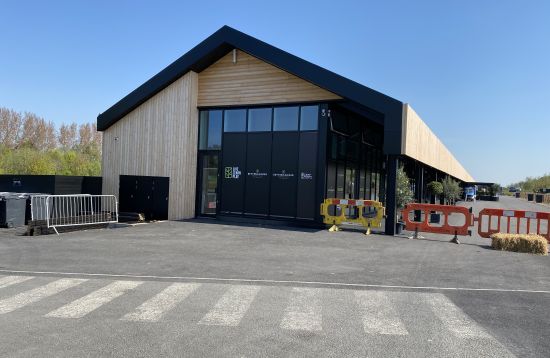Betteshanger Country Park - Untreated Siberian Larch Kiln Dried Vertical Cladding & Kingspan KS1000 MicroRib AWP Horizontal Wall Cladding
